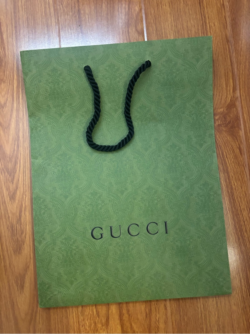 Gucci paper gift bag medium size